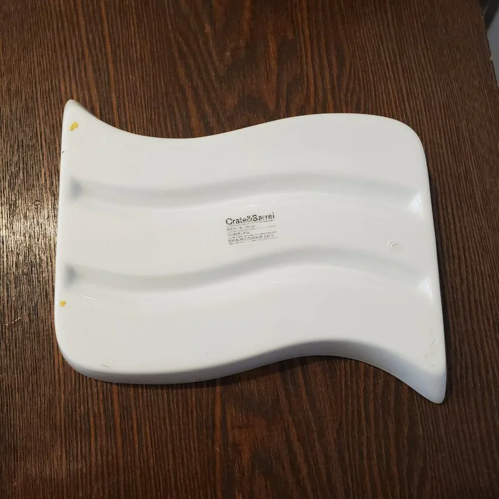 Crate & Barrel White Porcelain Wave Appetizer Olive Cracker Plate Tray Dish 7
